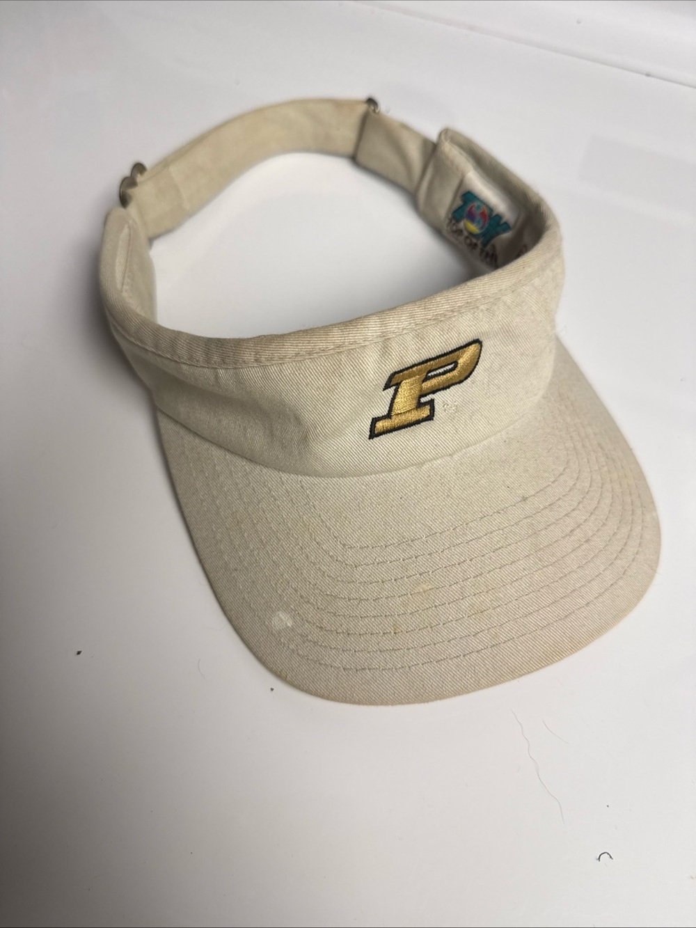 Purdue Boilermakers Mens Adult Visor hat Light Tan
Color P Logo-preowned
